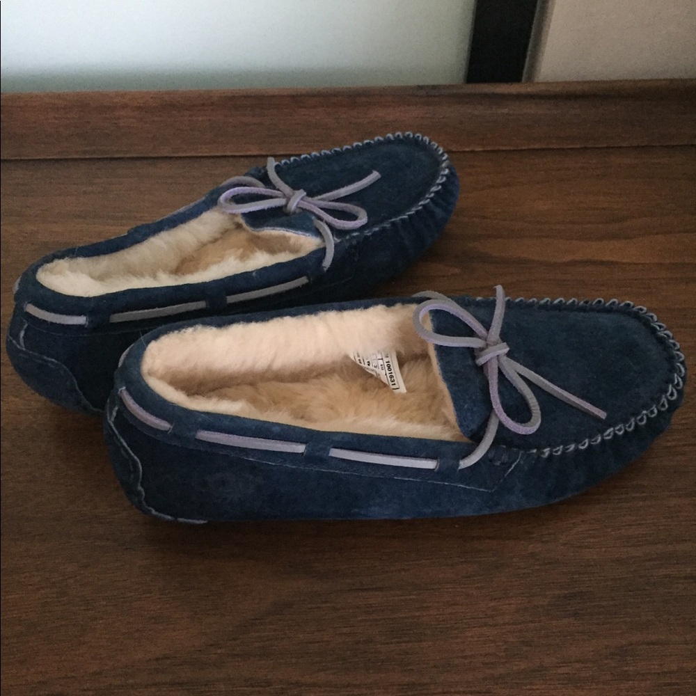 Ugg Dakota Slippers, size 7, brand new